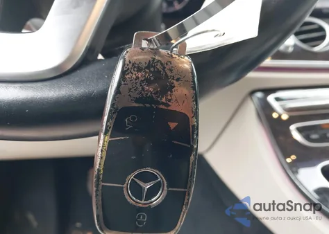 2020 Mercedes-Benz E 350 z USA, uszkodzony, nr VIN WDDZF8DB3LA719974